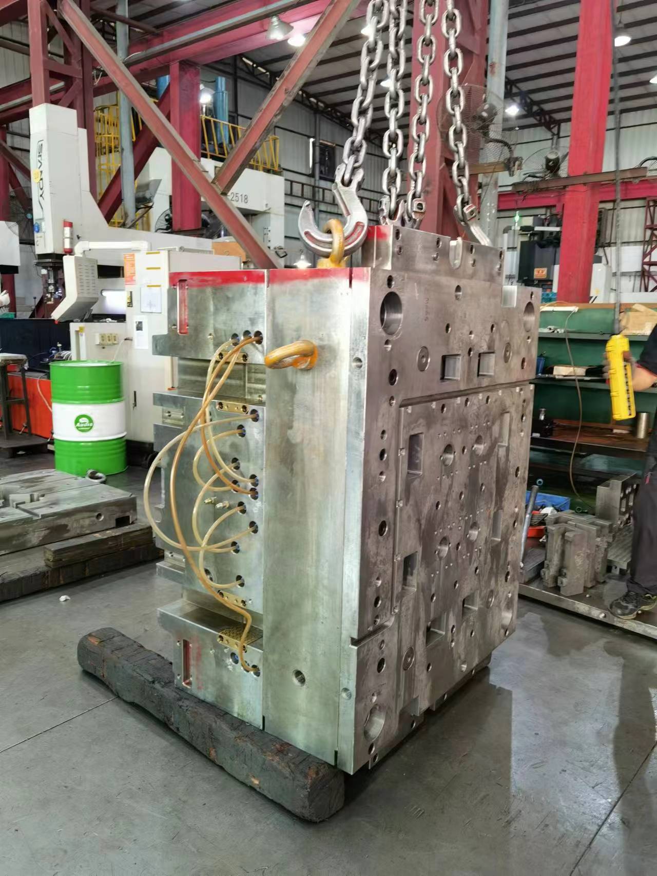 If you are looking for a real mold manufacturing factory