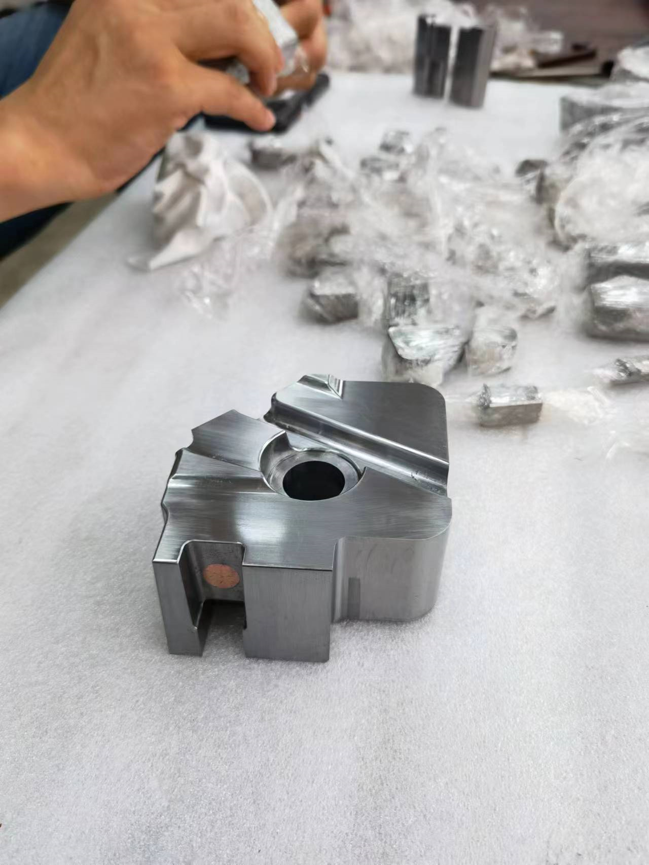 Injection mold accessories are those Injection mold accessories are those